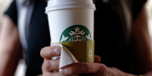 Калифорнийцы подали в суд на Starbucks из-за недолива молока в кофе