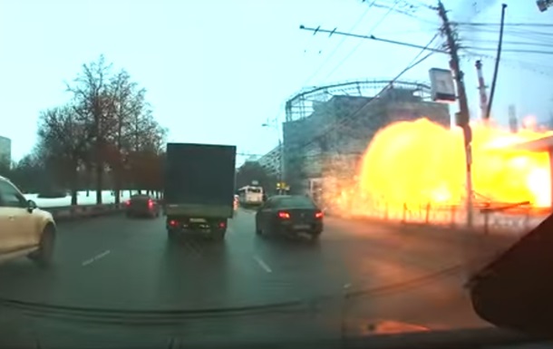 На видео сняли момент взрыва у метро в Москве