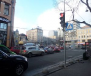 На Бессарабской площади обустроили два наземных пешеходных перехода